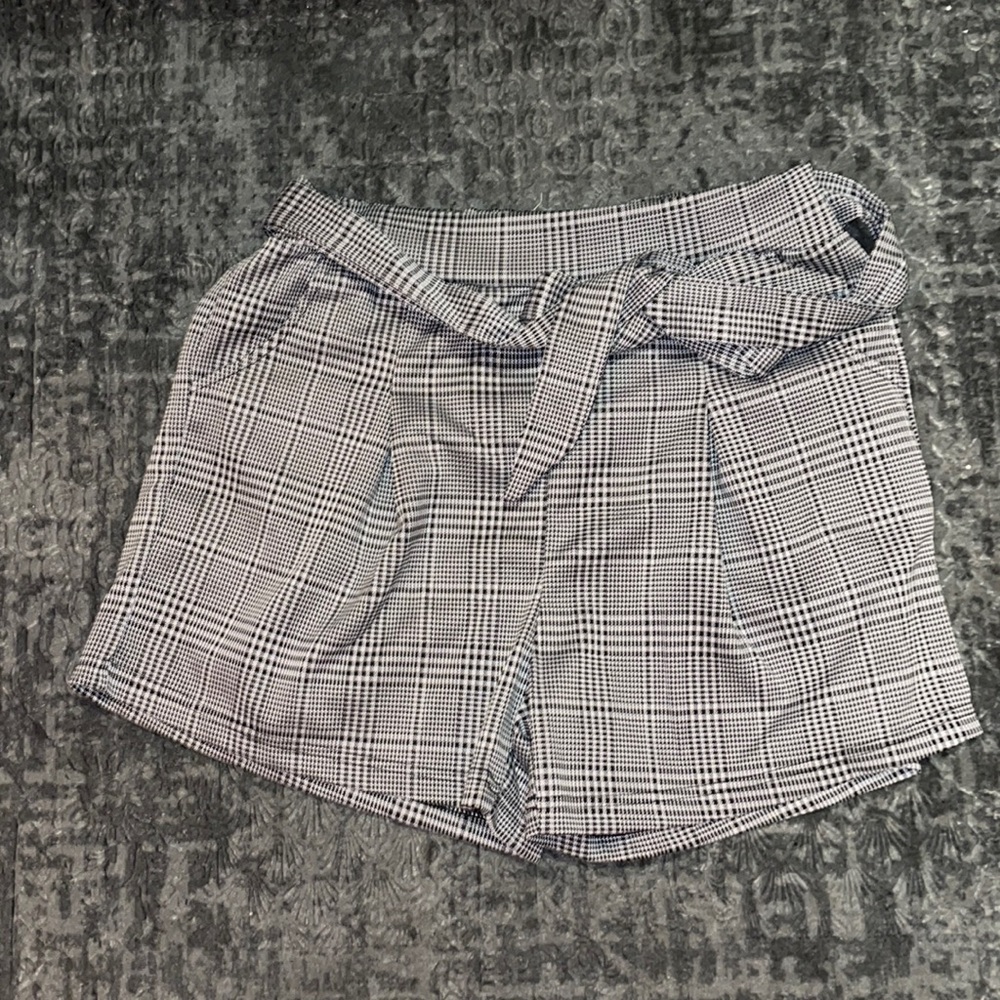 Shorts (dress shorts)